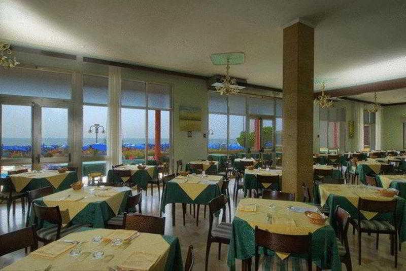 Hotel Tritone Jesolo Lido Exterior foto